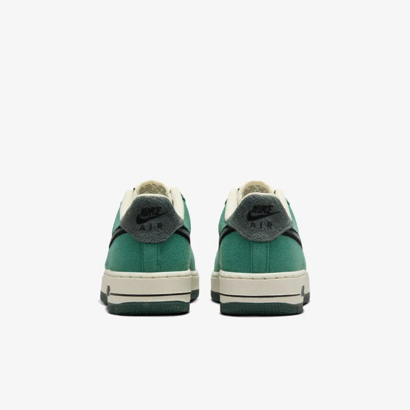 Nike Air Force 1 LV8 3 