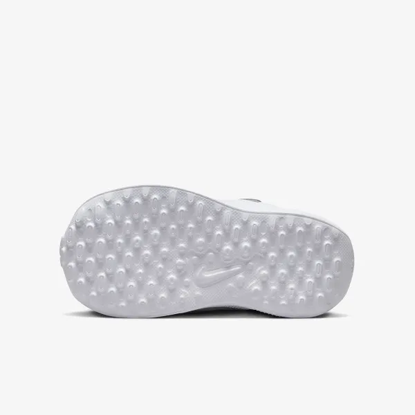 Nike Revolution 7 