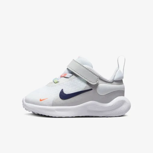 Nike Revolution 7 