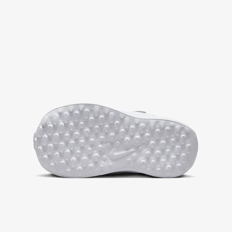 Nike Revolution 7 