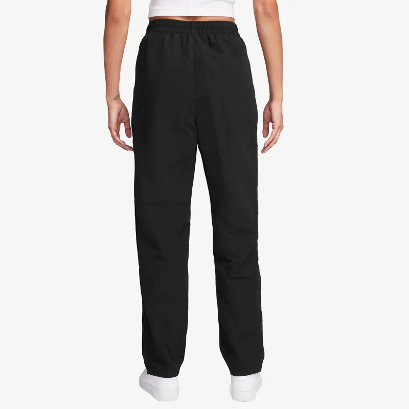 Nike Essential 