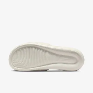Nike Victori One 