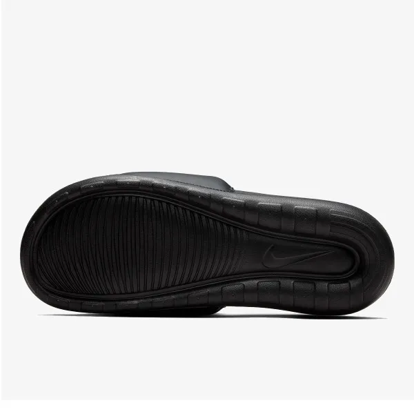 Nike Victori One 