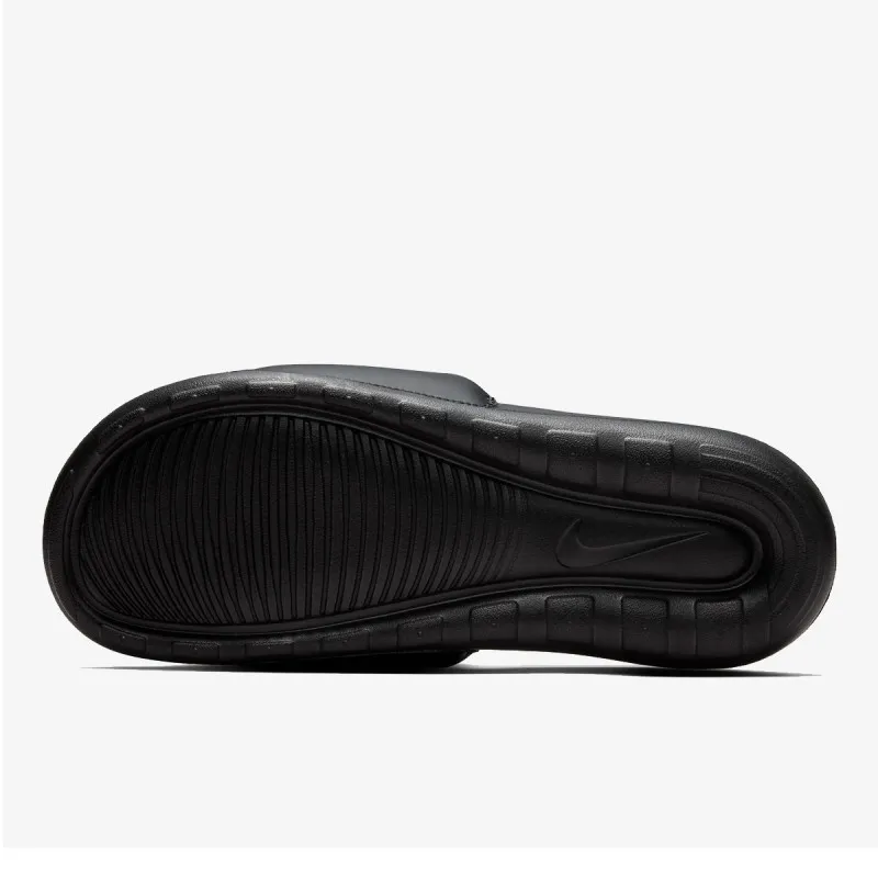 Nike Victori One 