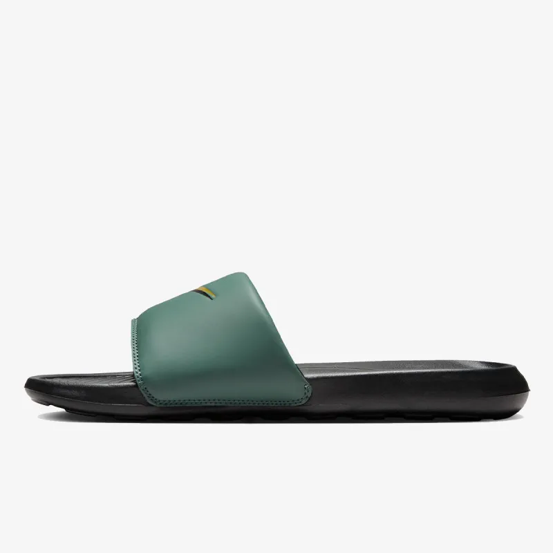 Nike Victori One 