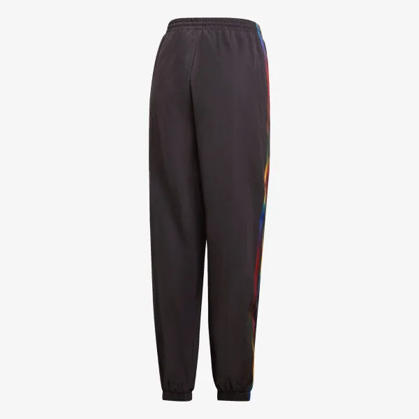 adidas TRACKPANTS 