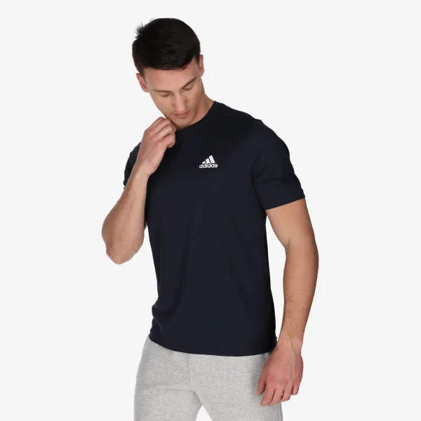adidas DESIGNED TO MOVE 