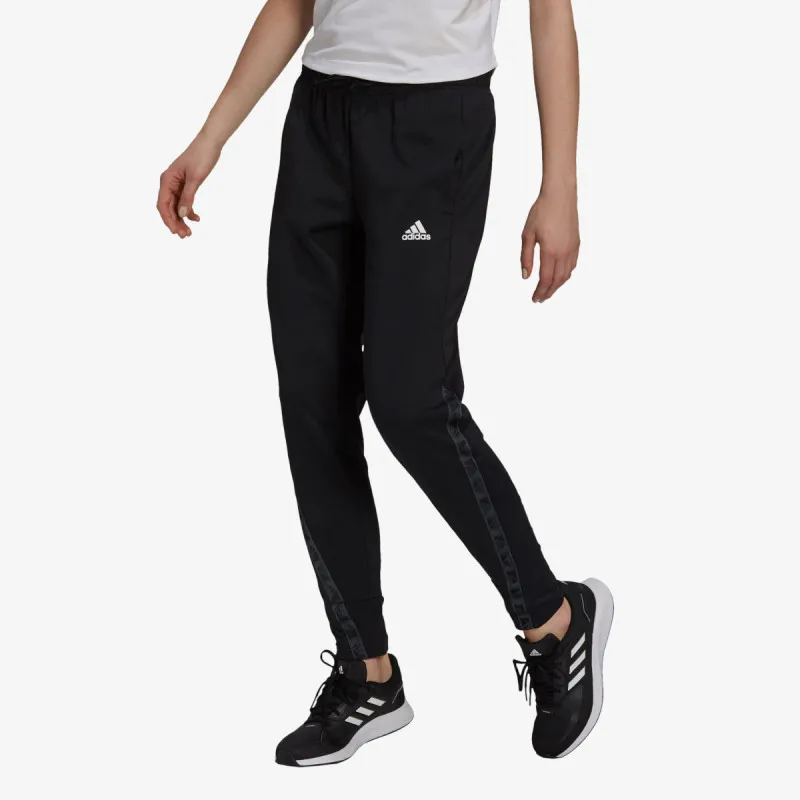 adidas DESIGNED TO MOVE 