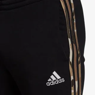 adidas ESSENTIALS 