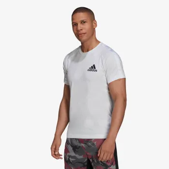 adidas T-SHIRT DESIGNED TO MOVE MOTION 