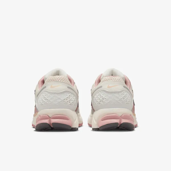 Nike Vomero 5 