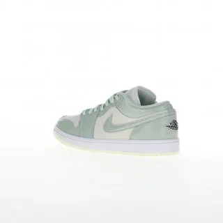 Jordan WMNS AIR JORDAN 1 LOW SE 