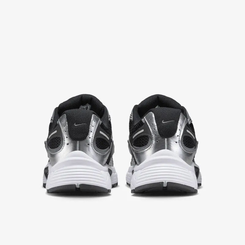 Nike NIKE V5 RNR 
