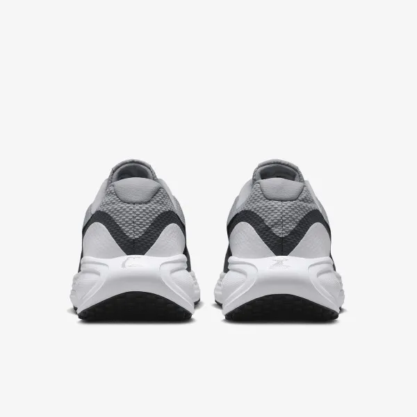 Nike NIKE REVOLUTION 8 