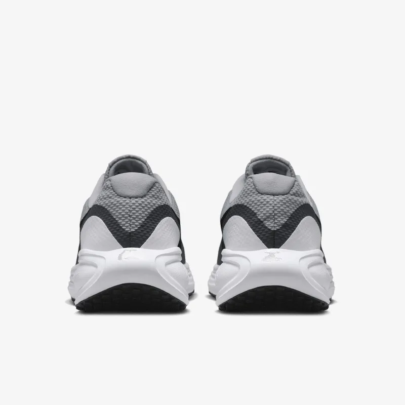 Nike NIKE REVOLUTION 8 