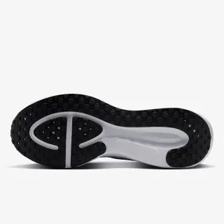 Nike NIKE REVOLUTION 8 