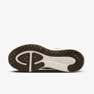 Nike NIKE REVOLUTION 8 
