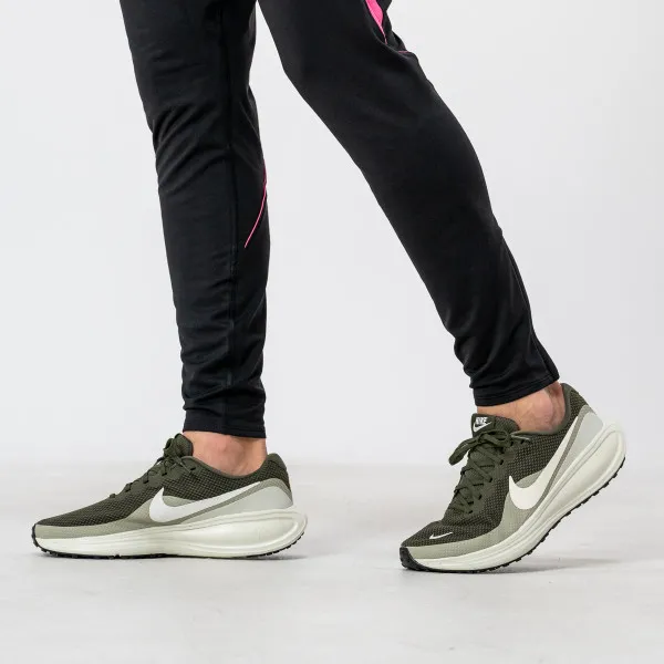 Nike NIKE REVOLUTION 8 