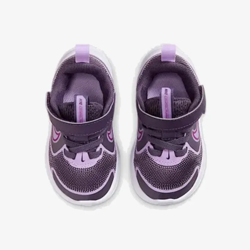 Nike Cosmic Runner 