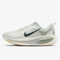 Nike NIKE VOMERO 18 