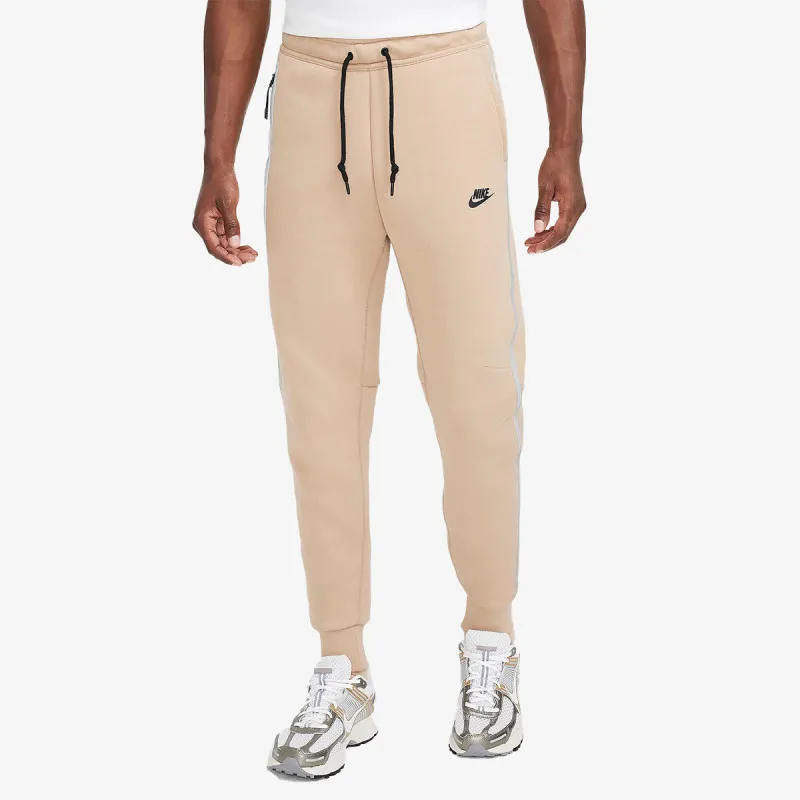 Nike Tech 