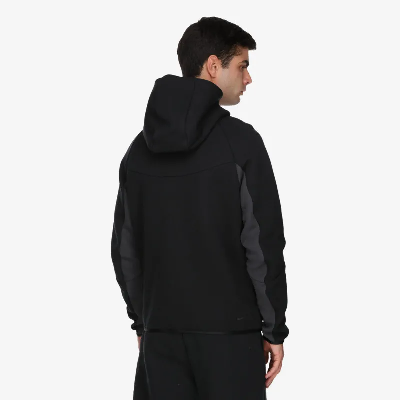 Nike Tech 