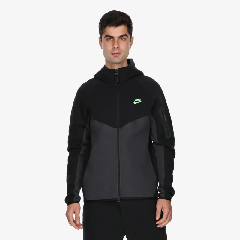 Nike Tech 