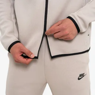 Nike Tech 
