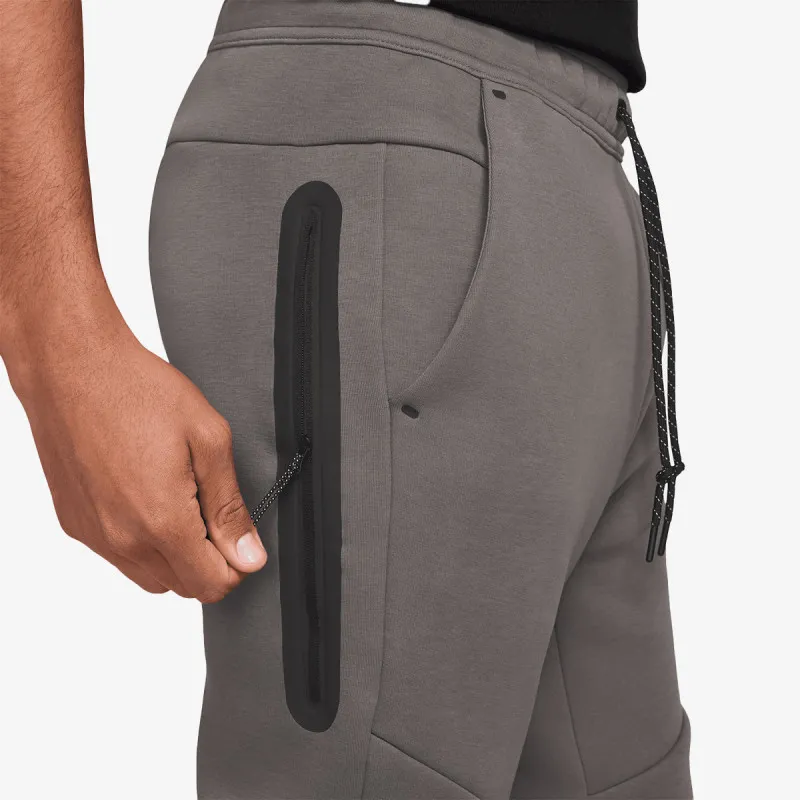 Nike M NK TCH FLC JGGR 
