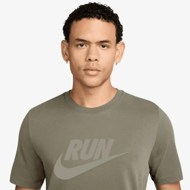Nike Run Swoosh 