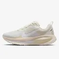 Nike W NIKE VOMERO 18 ESS 