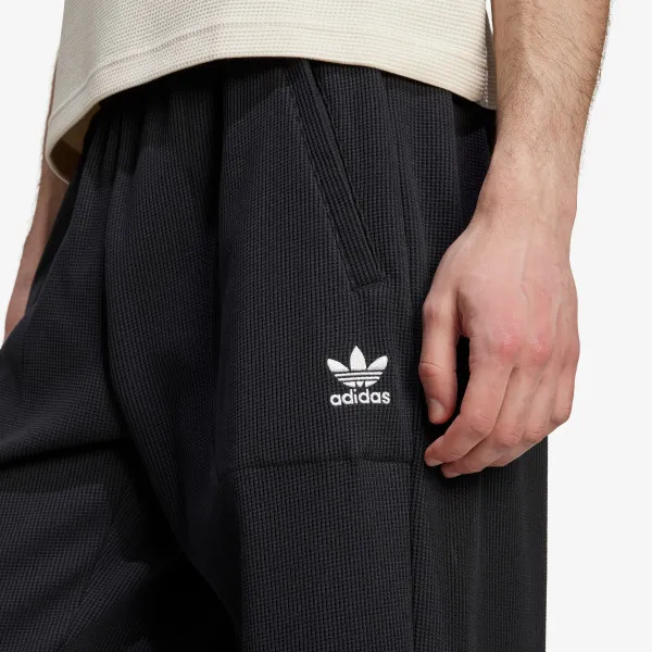 adidas ESSENTIALS PT 