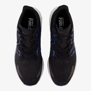 New Balance FuelCell Propel v3 