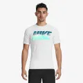 Nike Essential 