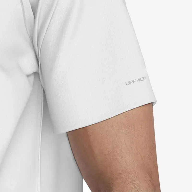 Nike Essential 