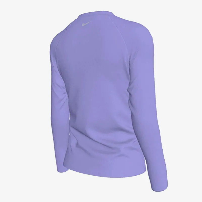 Nike Essential 