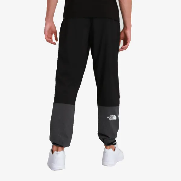The North Face MOUNTAIN ATHLETICS WOVEN 