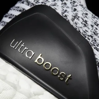 adidas ULTRABOOST 