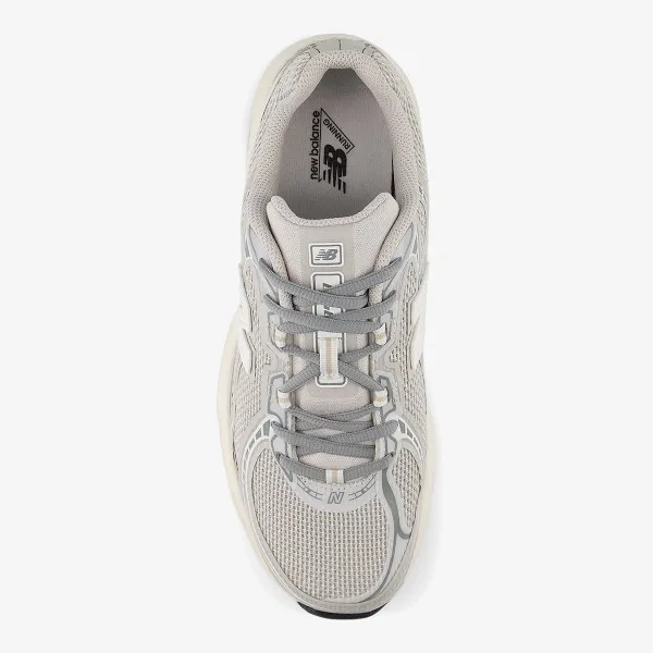 New Balance 740 
