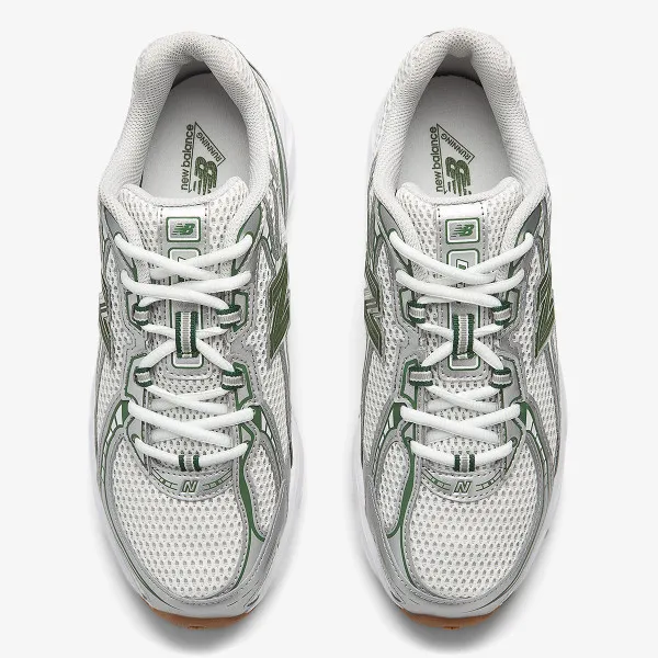 New Balance 740 