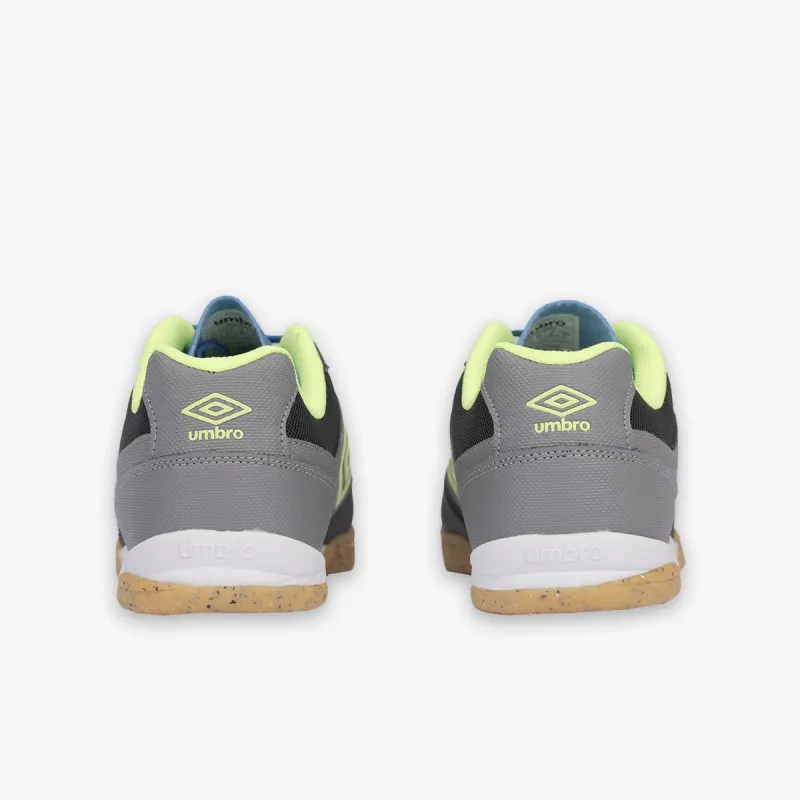 Umbro PIVOT IC 