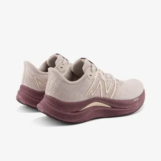 New Balance FuelCell Propel v4 