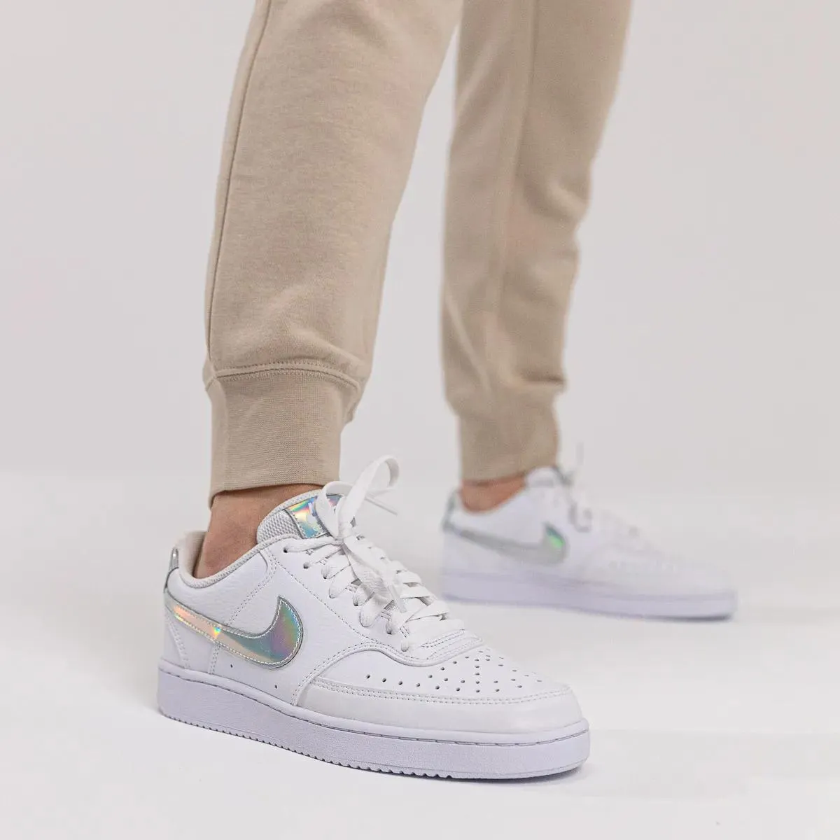 Nike Tenisice Court Vision Low 