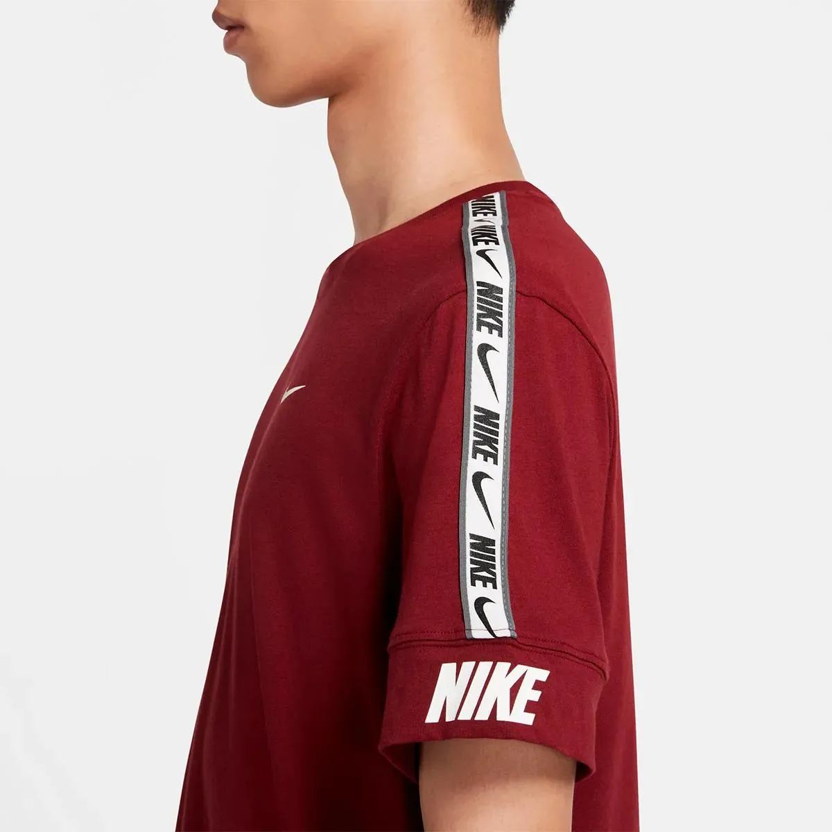 Nike T-shirt M NSW REPEAT TEE SS 