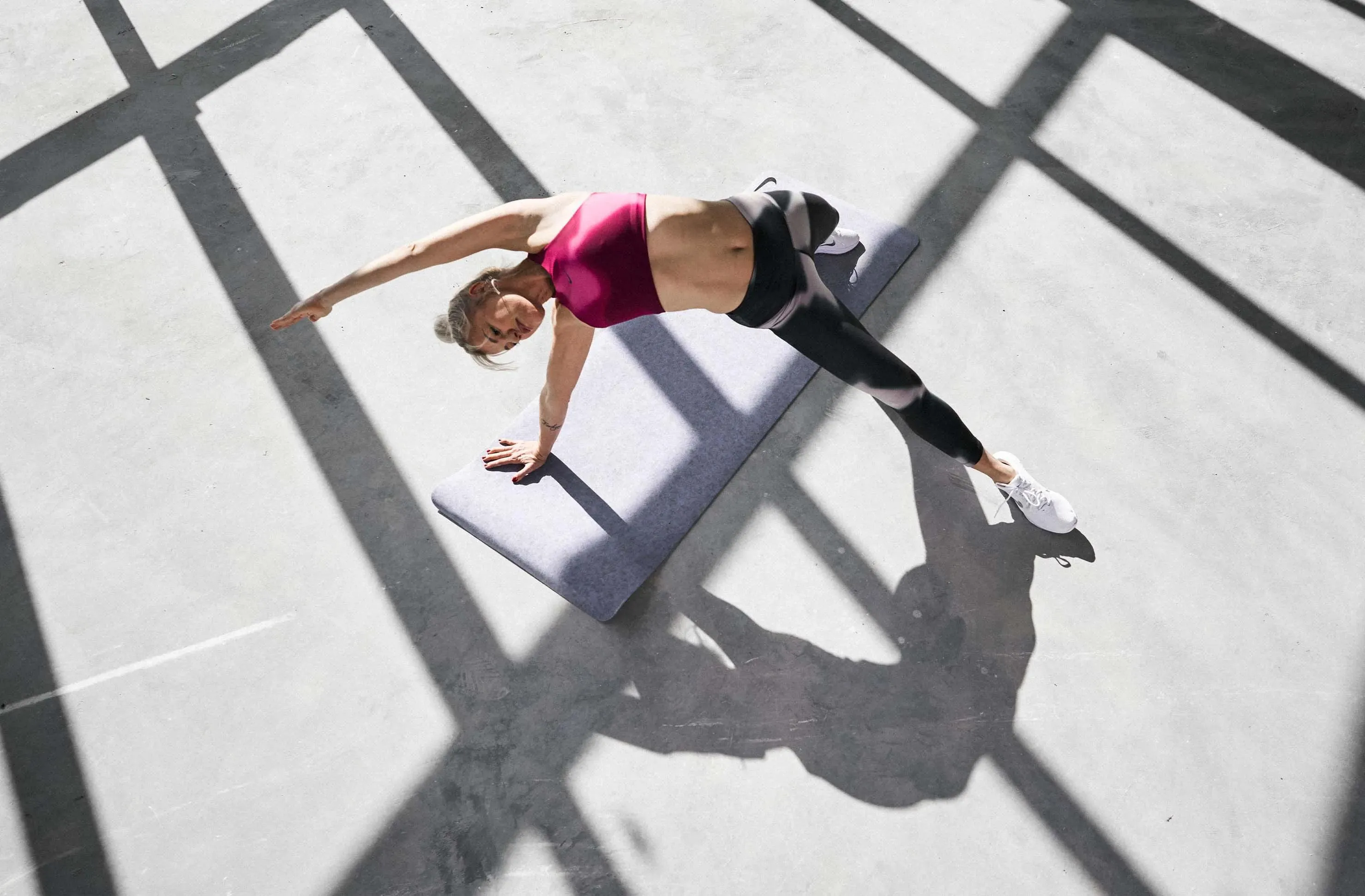 Nike Grudnjak Yoga Dri-FIT Swoosh 